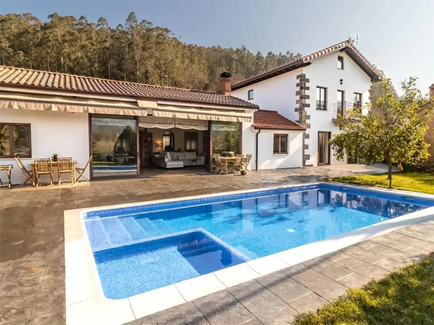Casa o chalet en venta en Avenida Alisas, 48, Riotuerto Piscina de Casa o chalet en venta en Riotuerto con Calefacción, Jardín privado y Parquet