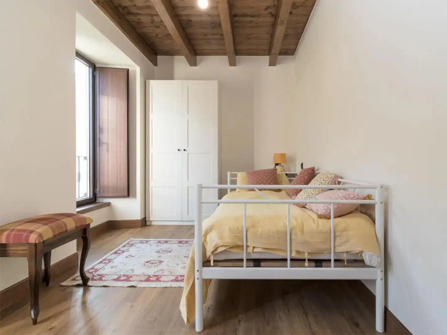 Casa o chalet en venta en Avenida Alisas, 48, Riotuerto Habitación de Casa o chalet en venta en Riotuerto con Calefacción, Jardín privado y Parquet