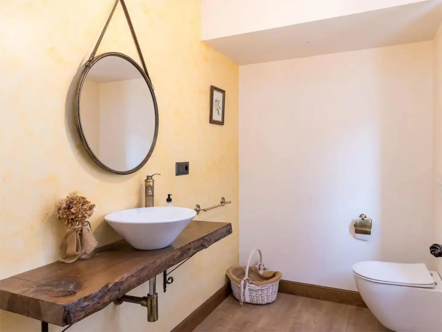 Casa o chalet en venta en Avenida Alisas, 48, Riotuerto Baño de Casa o chalet en venta en Riotuerto con Calefacción, Jardín privado y Parquet