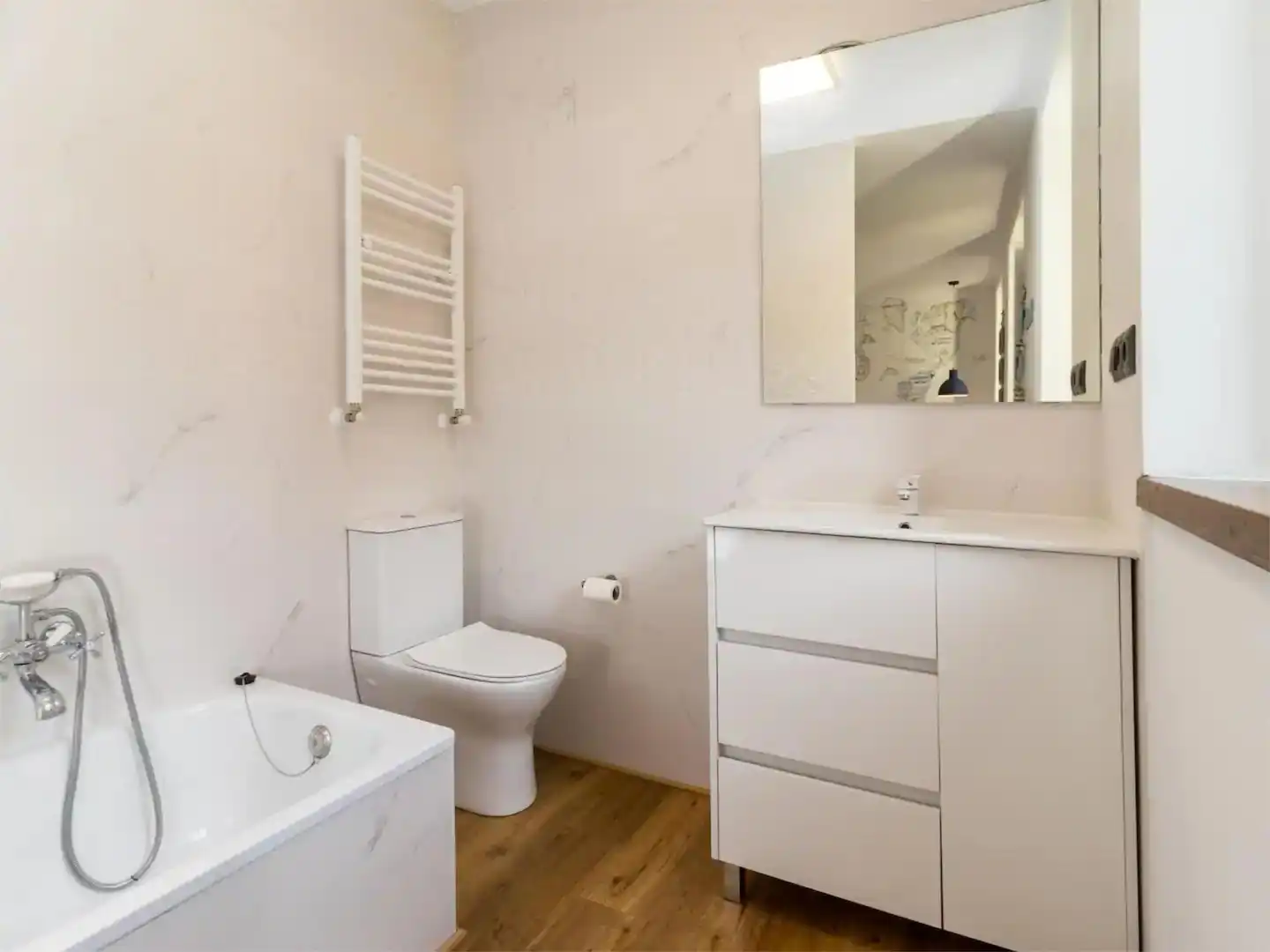 Casa o chalet en venta en Avenida Alisas, 48, Riotuerto Baño de Casa o chalet en venta en Riotuerto con Calefacción, Jardín privado y Parquet