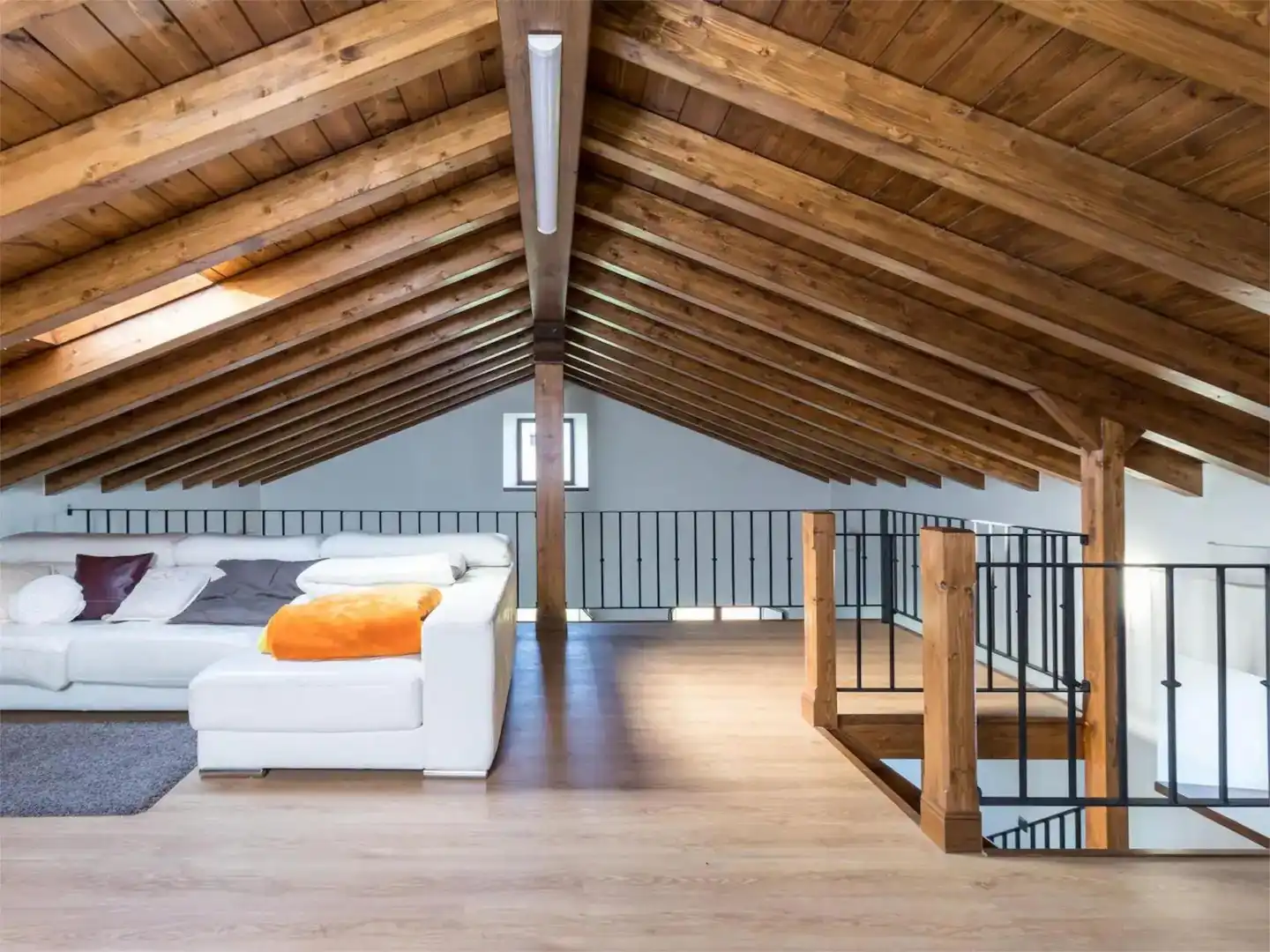 Casa o chalet en venta en Avenida Alisas, 48, Riotuerto Sala de estar de Casa o chalet en venta en Riotuerto con Calefacción, Jardín privado y Parquet