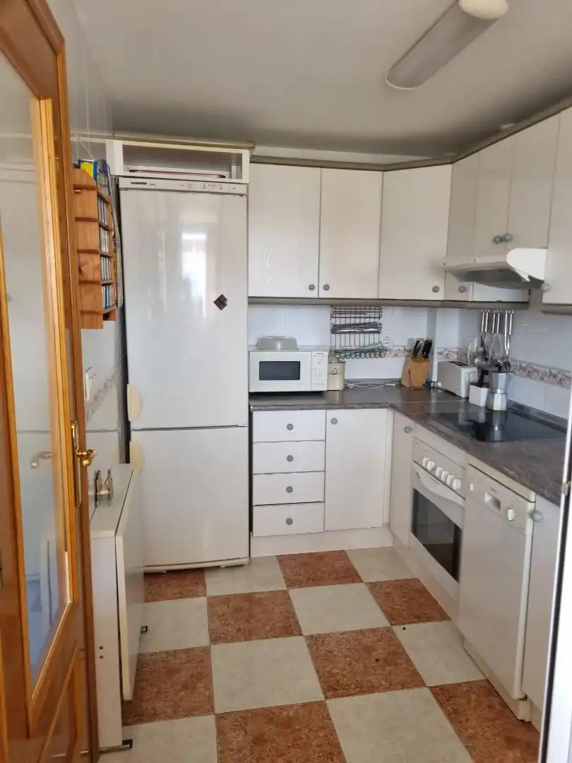 Piso en venta en Avenida Juan Fuster Zaragoza, 12, Rincón Bajo Cocina de Piso en venta en Benidorm con Aire acondicionado y Terraza
