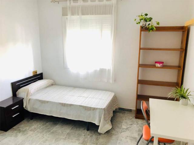 Piso en Alquiler en Calle Tharsis, 26 en San Pablo