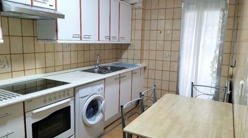 Foto 4 de Piso de alquiler en Calle Santiago Gómez Santa Cruz, 4, Polideportivos Asperon - Mariano Vicen, Soria Capital