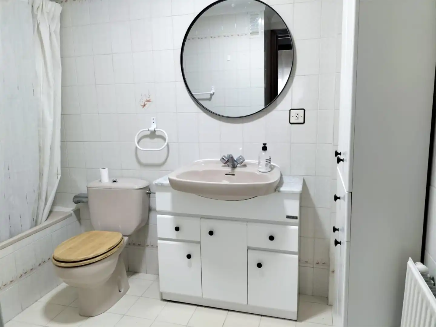 Bathroom of Flat for rent in Soria Capital   with Community parking