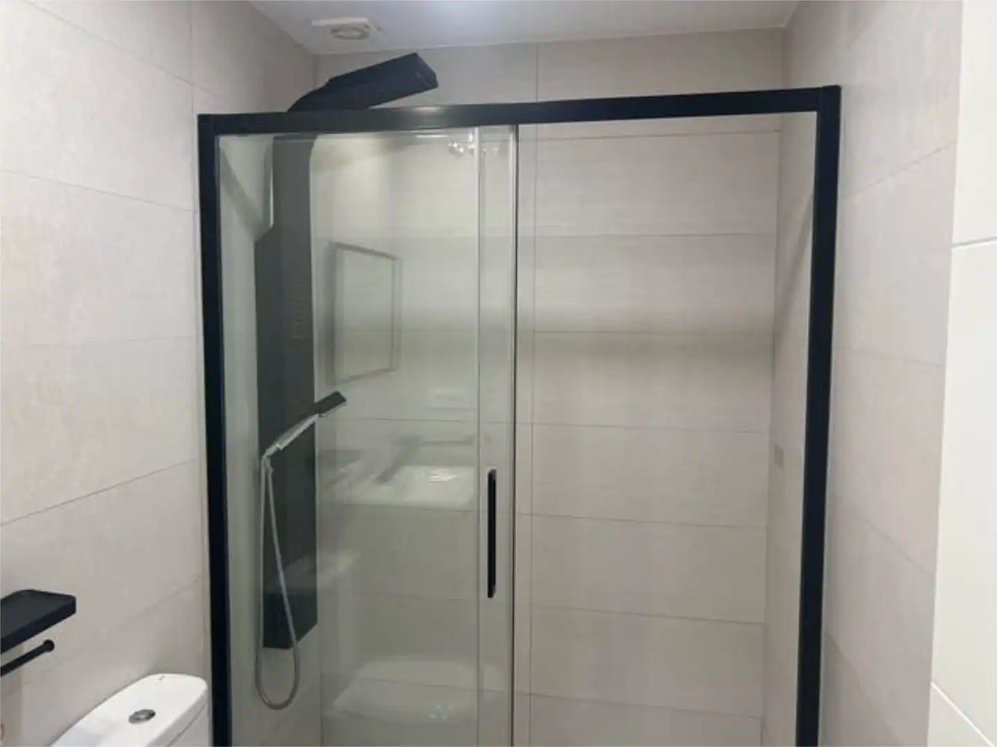 Baño de Piso en venta en Lebrija con Calefacción, Terraza y Amueblado
