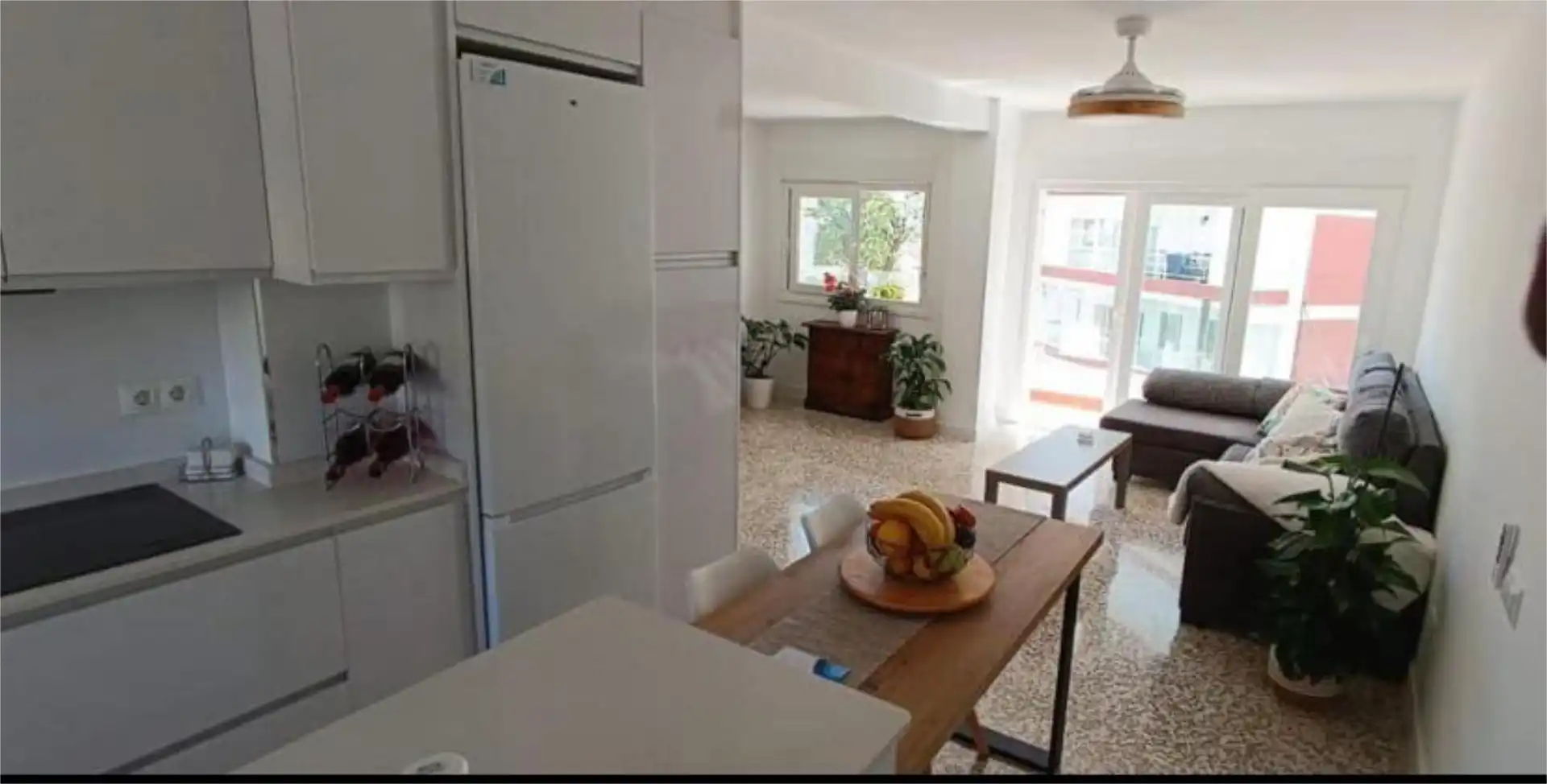 Cocina de Apartamento de alquiler en Vélez-Málaga con Aire acondicionado, Piscina y Amueblado