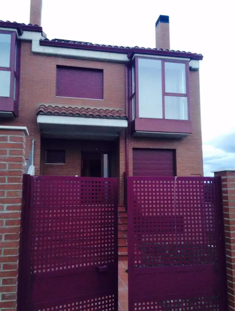 Exterior view of Houses for rent in Arroyomolinos (Madrid)  with Heating, Private garden and Parquet flooring