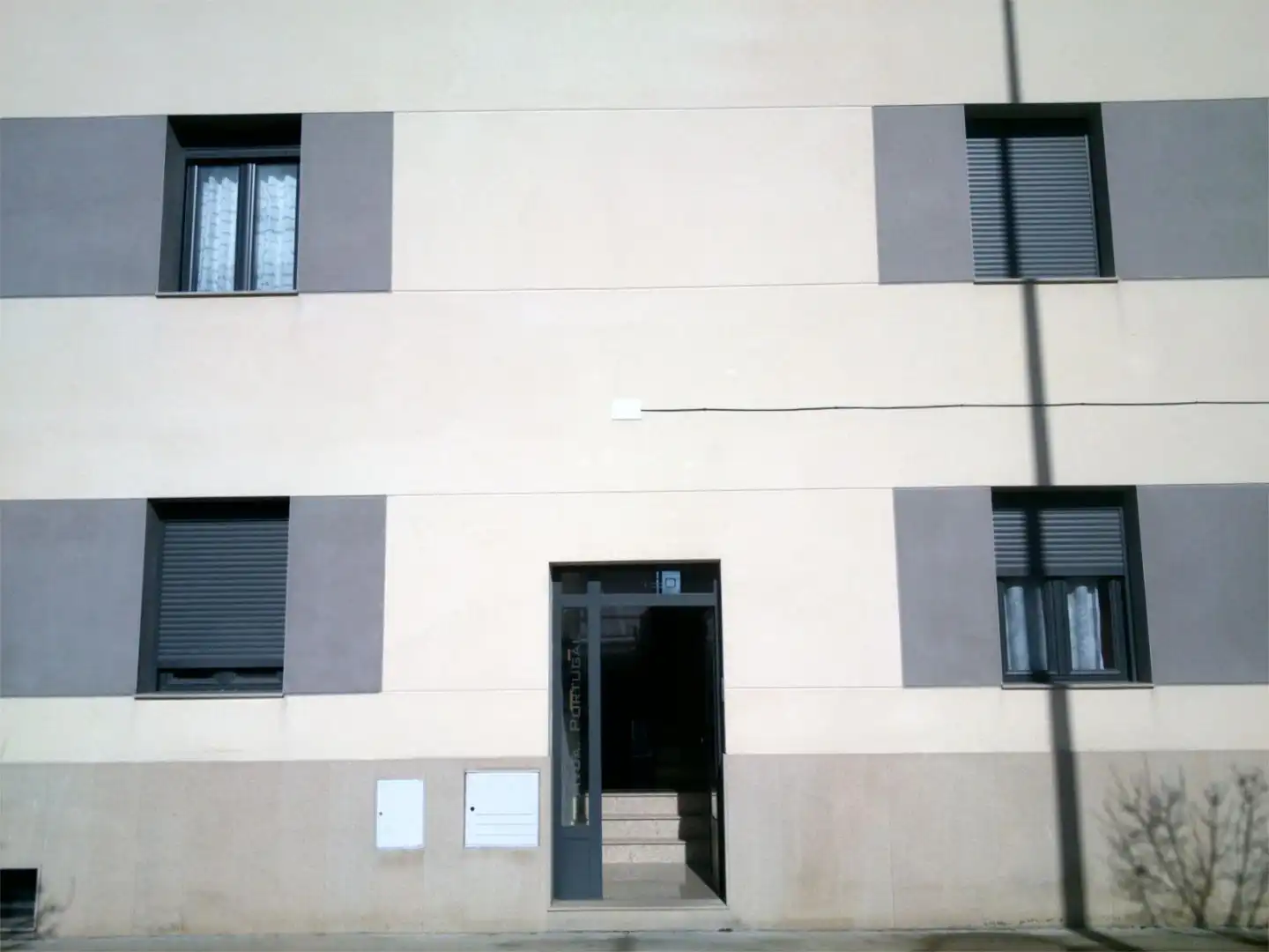 Außenansicht von Wohnung zur Miete in Ponferrada mit Heizung, Parkett und Abstellraum