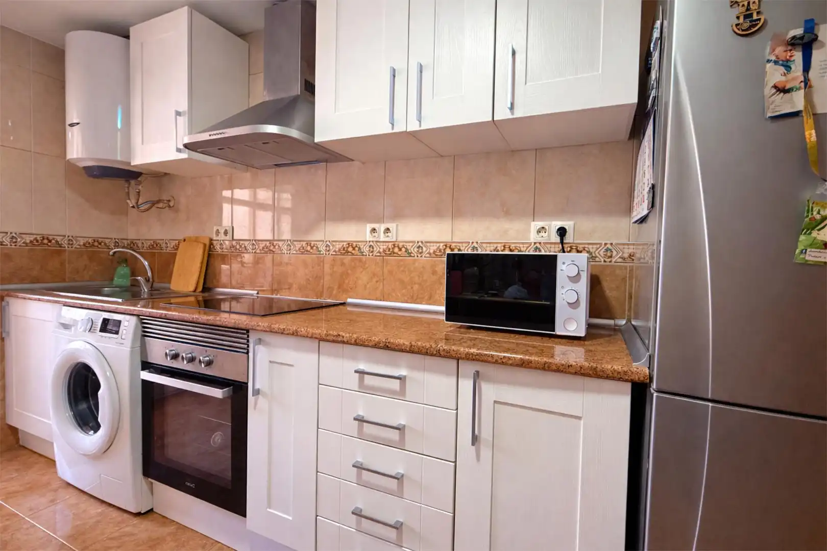 Habitación en Calle del Maestro Alonso, 56, Carolinas Altas Cocina de Piso para compartir en Alicante / Alacant con Parquet, Terraza y Amueblado