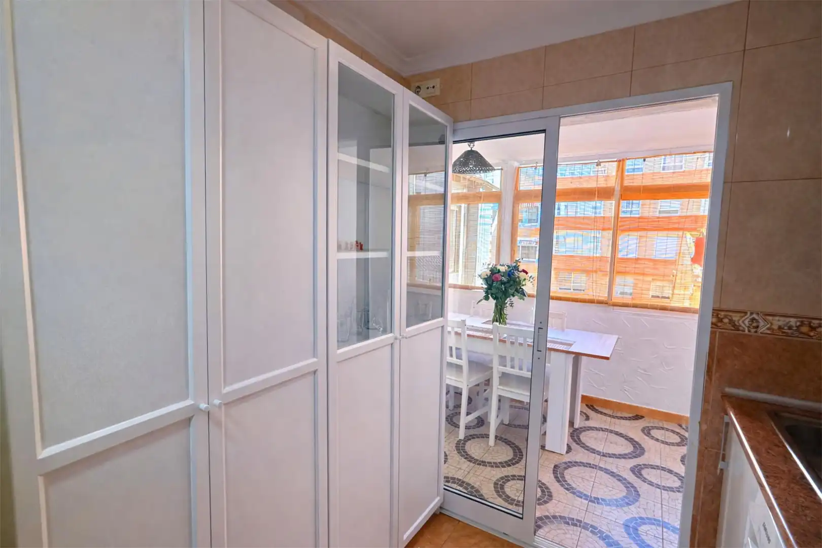 Habitación en Calle del Maestro Alonso, 56, Carolinas Altas Piso para compartir en Alicante / Alacant con Parquet, Terraza y Amueblado