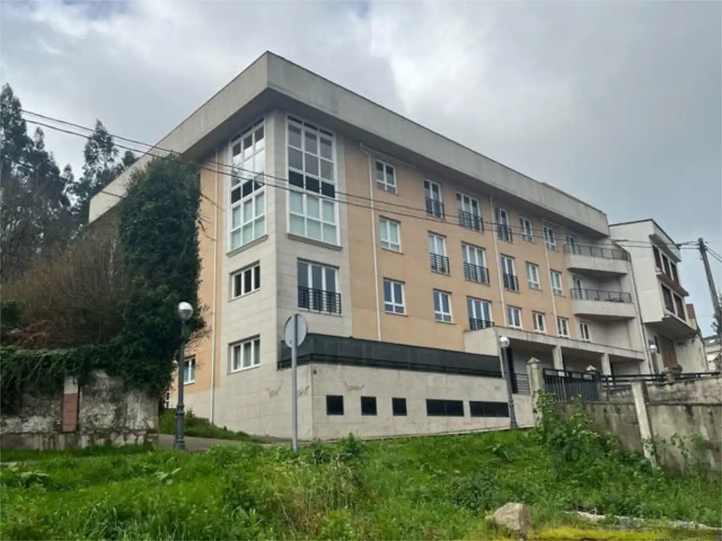 Vista exterior de Apartamento en venta en Arteixo con Trastero