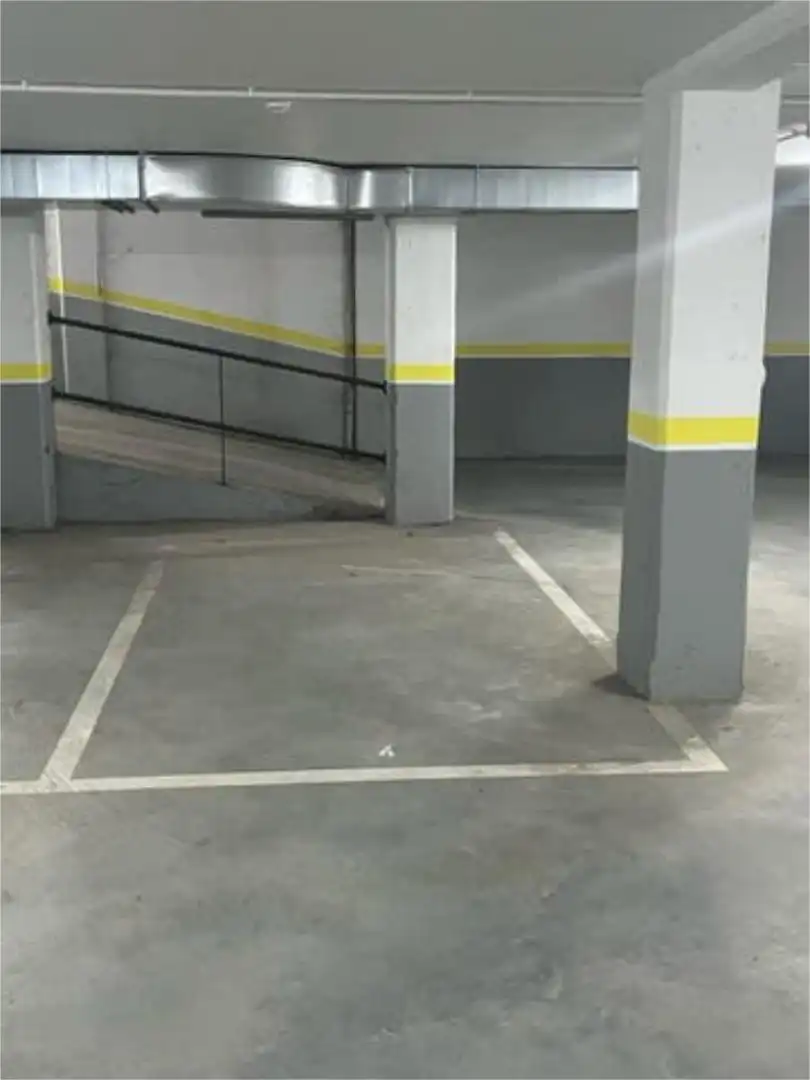 Aparcament de Apartament en venda en Arteixo amb Traster