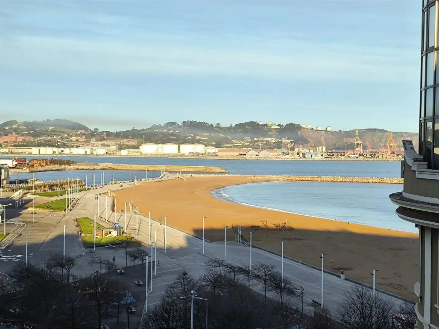 Außenansicht von Wohnung zur Miete in Gijón 