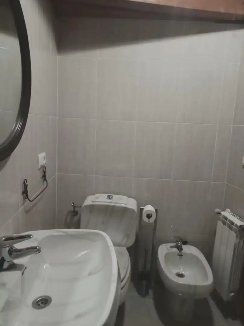 Casa o chalet en venta en Lugar Sobrado, Sobrado (León) Baño de Casa o chalet en venta en Sobrado (León) con Calefacción, Parquet y Terraza