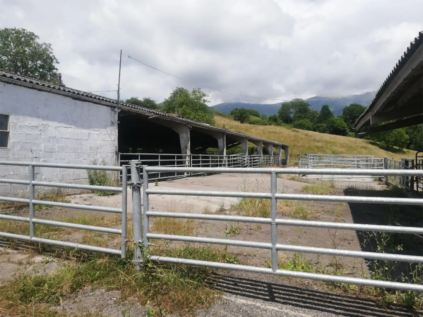 Außenansicht von Fabrik Grundstücke zum Verkauf in Piloña