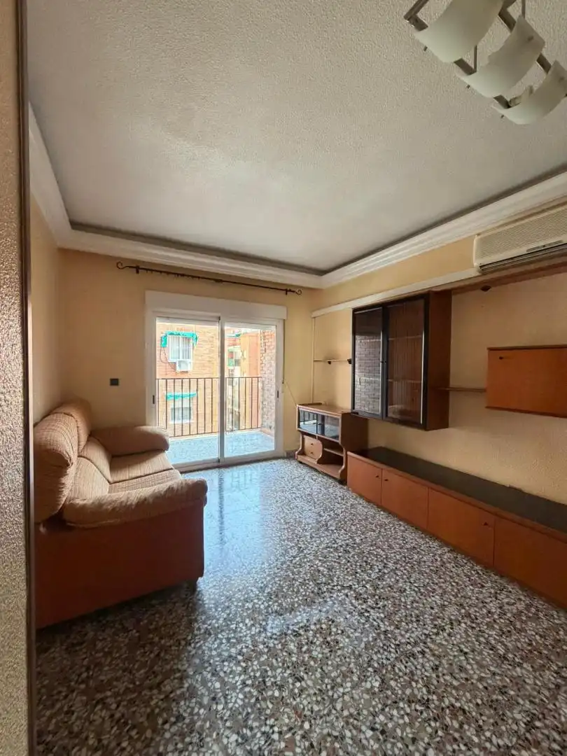Außenansicht von Wohnung zum Verkauf in Molina de Segura mit Klimaanlage und Balkon