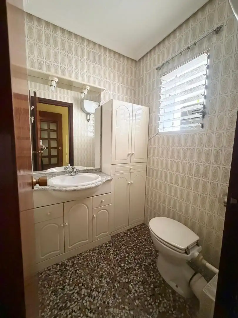 Badezimmer von Wohnung zum Verkauf in Molina de Segura mit Klimaanlage und Balkon
