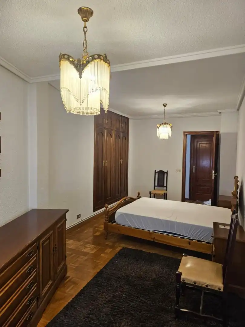 Flat for sale in Le-4514, 97, La Robla Bedroom of Flat for sale in La Robla with Terrace and Balcony
