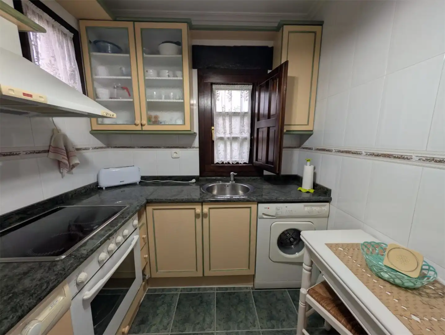 Casa o chalet en venta en Barrio Galizano-los Verdes, 25, Galizano Cocina de Casa o chalet en venta en Ribamontán al Mar con Terraza y Piscina
