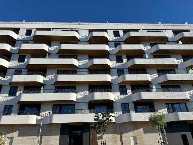 Piso en Venta en Calle Menorca, 17 en Los Guindos - Parque Mediterráneo - Santa Paula