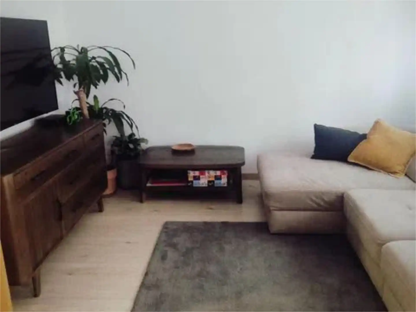 Pis en venda a Calle Fundi, 5, Valdemorillo pueblo Sala d'estar de Pis en venda en Valdemorillo amb Aire condicionat, Calefacció i Jardí privat