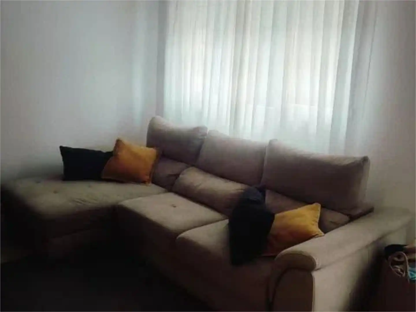 Pis en venda a Calle Fundi, 5, Valdemorillo pueblo Sala d'estar de Pis en venda en Valdemorillo amb Aire condicionat, Calefacció i Jardí privat