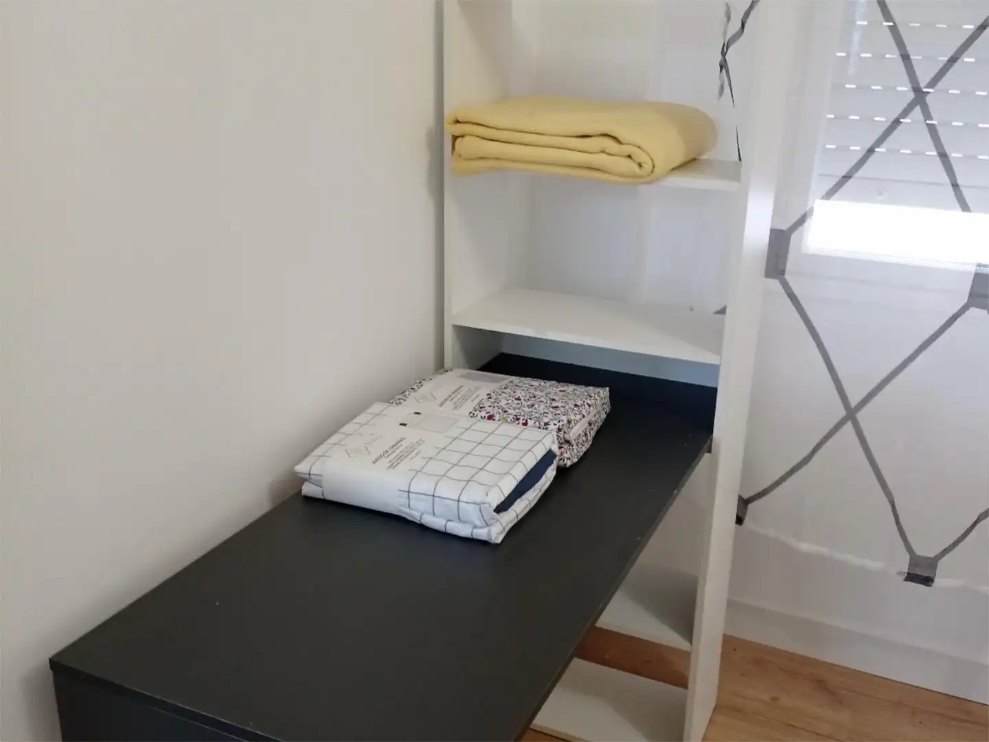 Habitación de Piso en venta en Gijón  con Calefacción, Parquet y Trastero