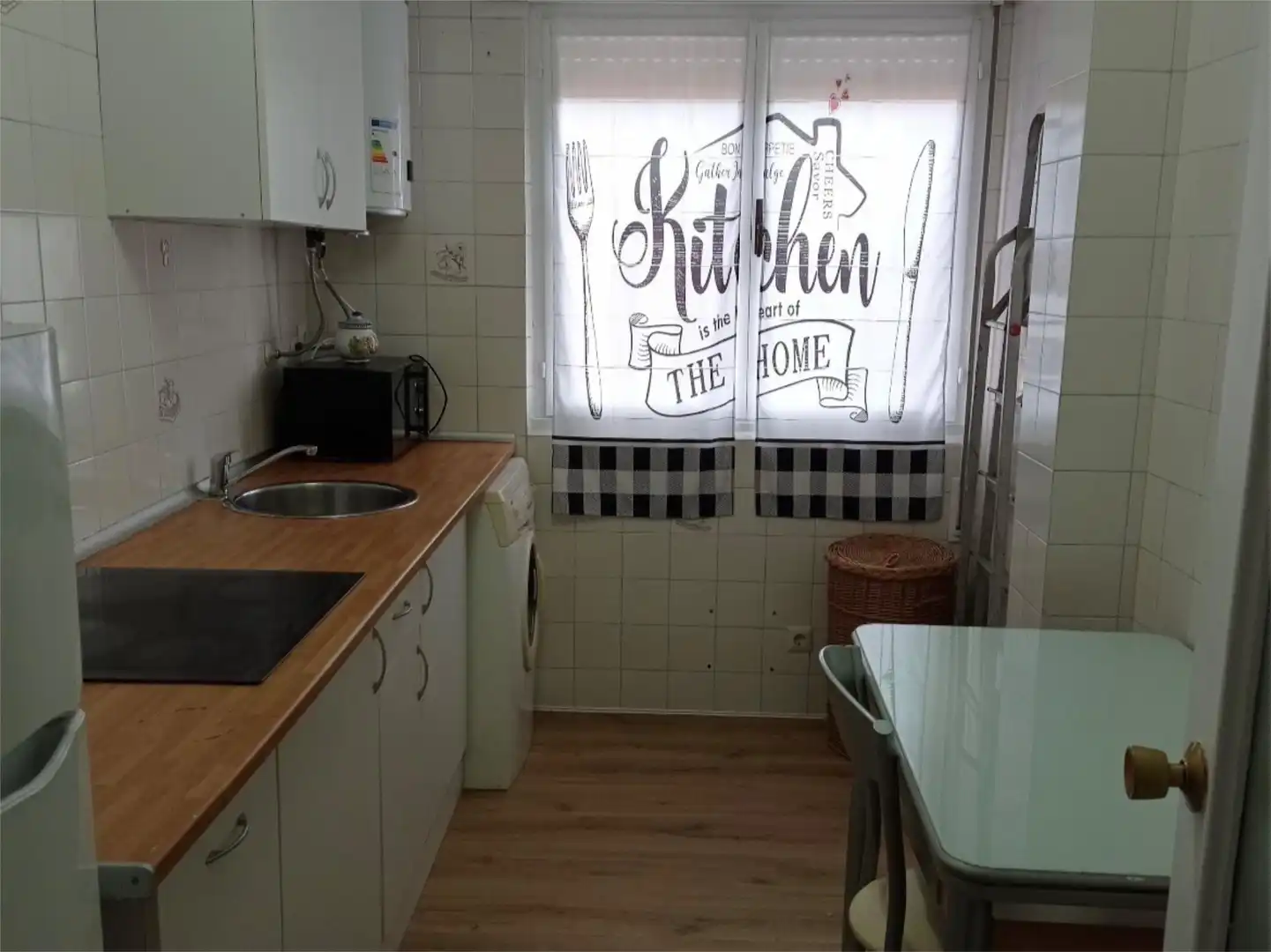 Cocina de Piso en venta en Gijón  con Calefacción, Parquet y Trastero