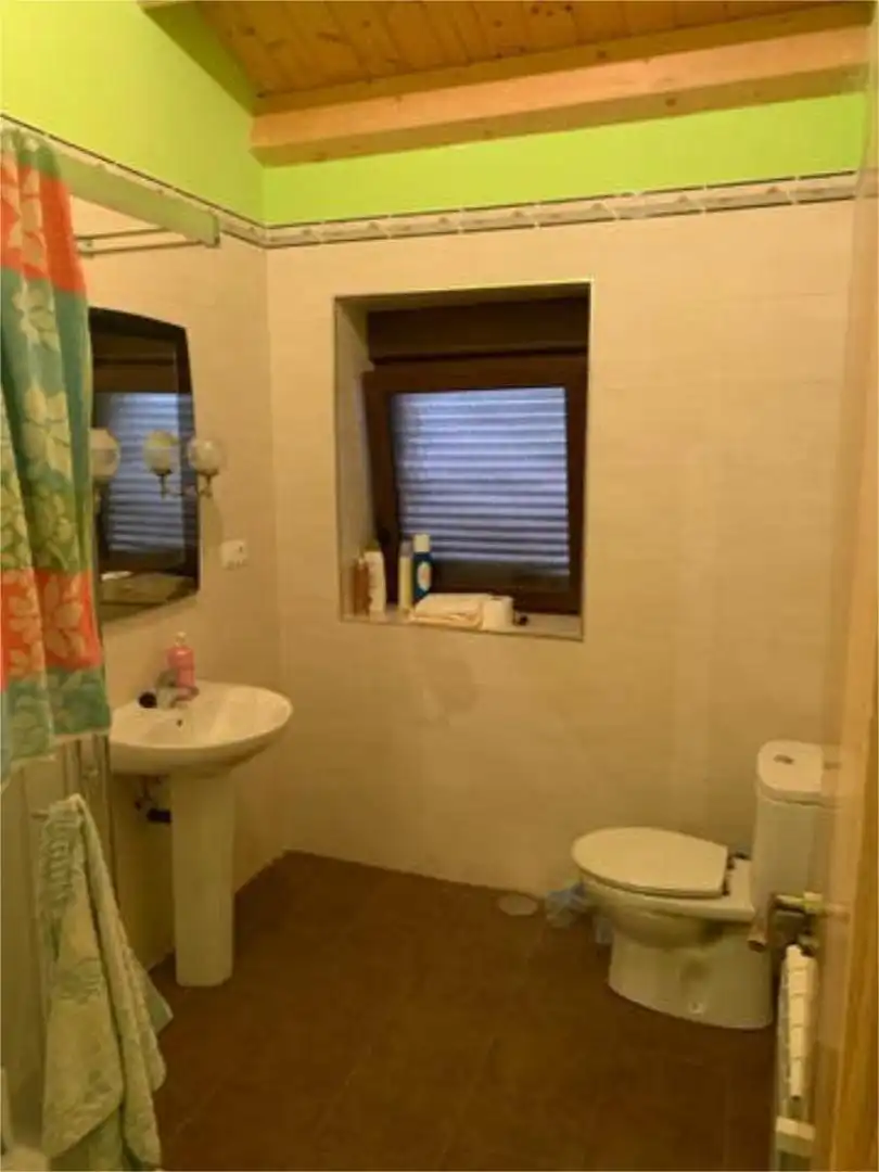 Casa o chalet en venta en Fompedraza Baño de Casa o chalet en venta en Fompedraza con Calefacción, Trastero y Amueblado