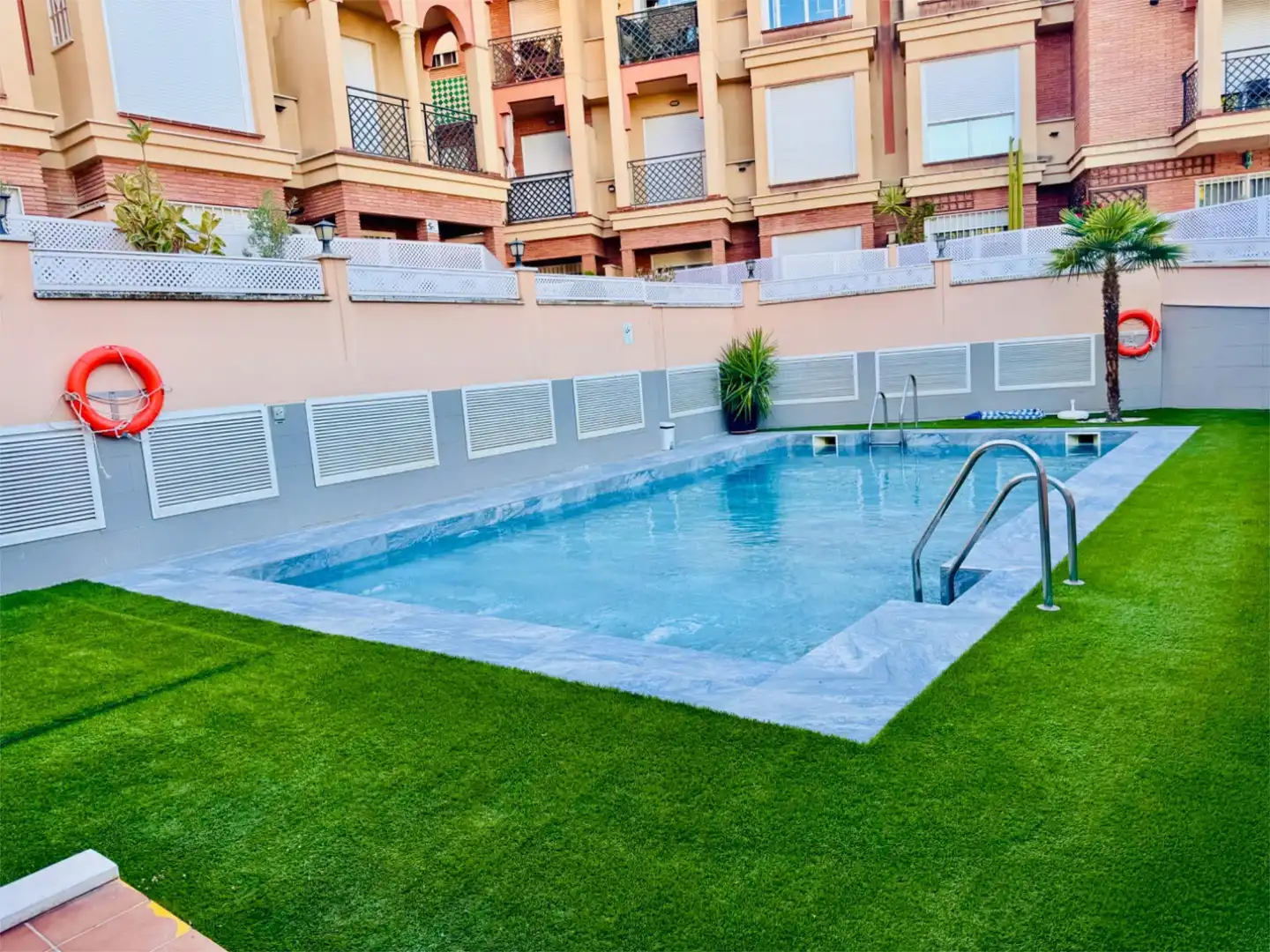 Flat for sale in Calle Estación de Tranvías, 1, Residencial Triana - Barrio Alto Swimming pool of Flat for sale in Las Gabias with Air Conditioner, Terrace and Swimming Pool