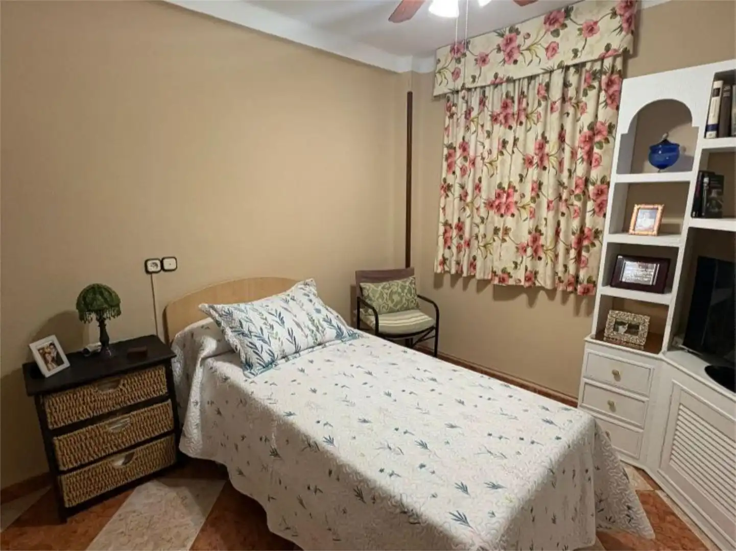 Flat for sale in Barrio de Ciudad Jardín Bedroom of Flat for sale in Málaga with Terrace and Furnished