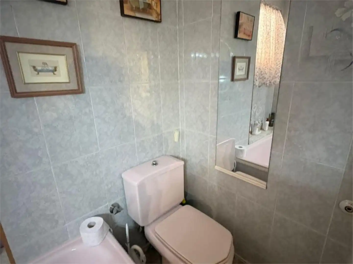 Flat for sale in Barrio de Ciudad Jardín Bathroom of Flat for sale in Málaga with Terrace and Furnished