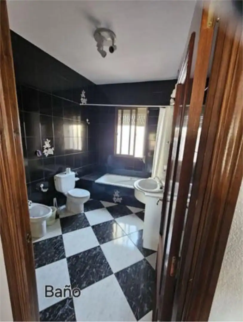 Baño de Piso en venta en Fuente del Maestre con Terraza