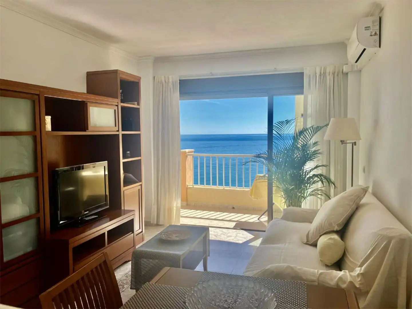 Wohnung zum Verkauf in Calle Camilo José Cela, 7, Playa de la Fontanilla Wohnzimmer von Wohnung zum Verkauf in Marbella mit Klimaanlage, Heizung und Terrasse