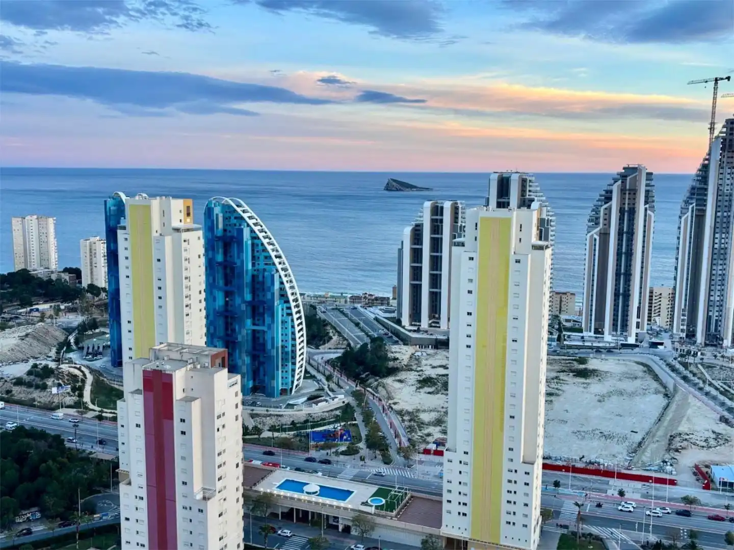 Exterior view of Flat for sale in Benidorm  with Air Conditioner, Terrace and Swimming Pool