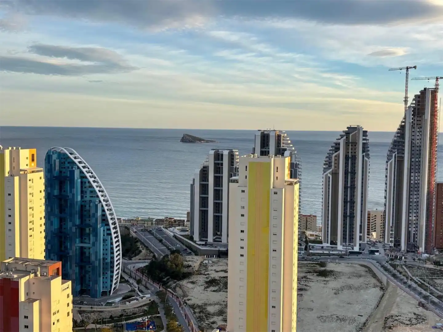 Exterior view of Flat for sale in Benidorm  with Air Conditioner, Terrace and Swimming Pool