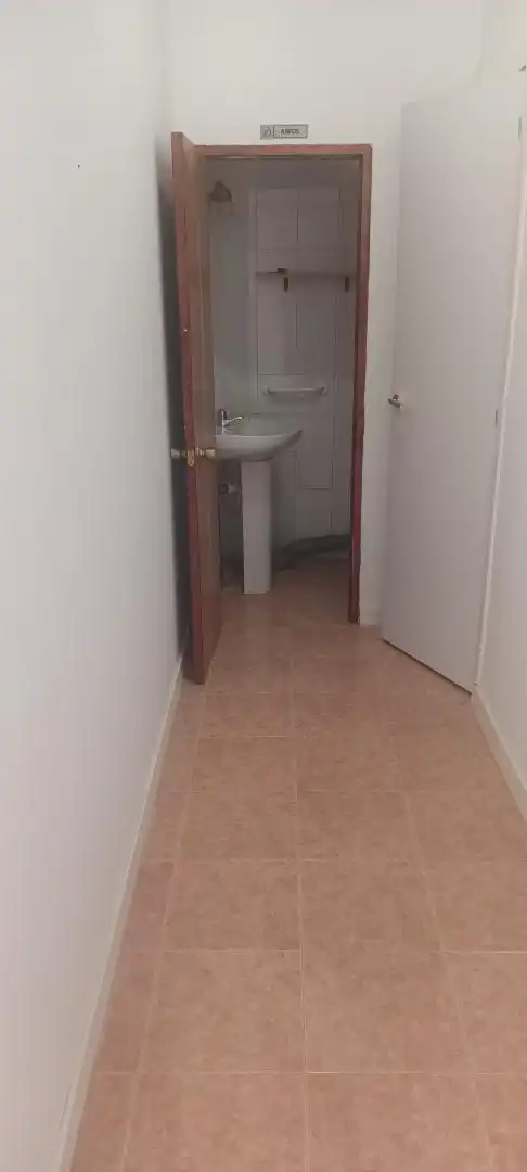Badezimmer von Geschaftsraum zur Miete in Pelayos de la Presa