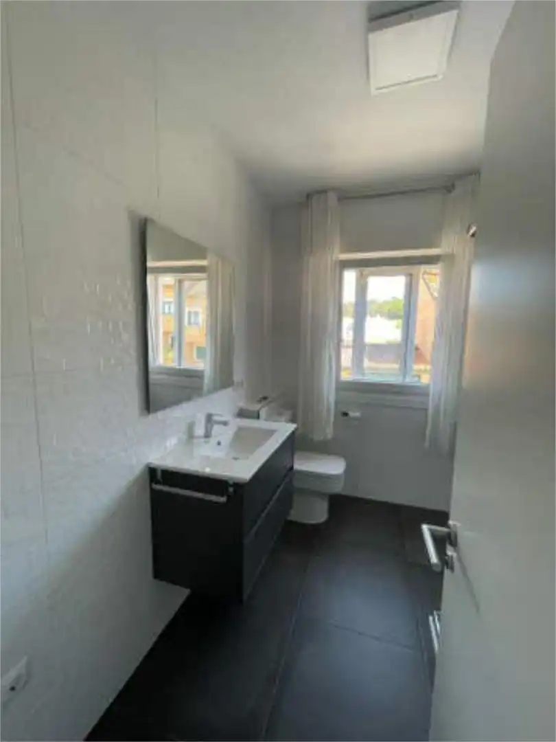 Bathroom of Flat for rent in Santiago de Compostela   with Heating, Terrace and Furnished