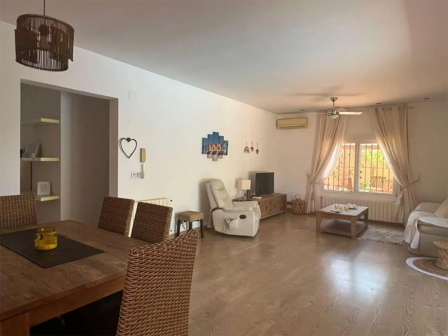 Casa o chalet de alquiler en Carrer els Lleons, 16, L'Albir Sala de estar de Casa o chalet de alquiler en L'Alfàs del Pi con Aire acondicionado, Calefacción y Jardín privado