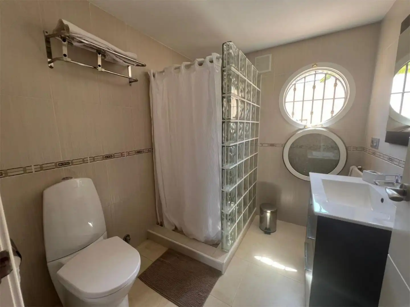 Casa o chalet de alquiler en Carrer els Lleons, 16, L'Albir Baño de Casa o chalet de alquiler en L'Alfàs del Pi con Aire acondicionado, Calefacción y Jardín privado
