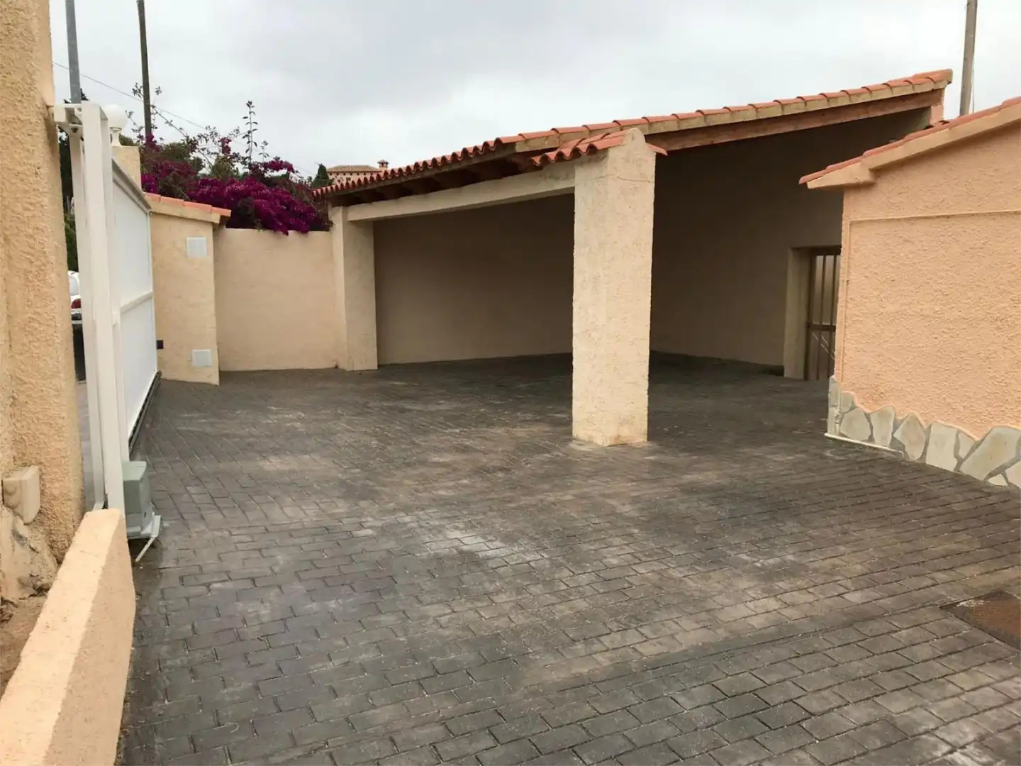 Casa o chalet de alquiler en Carrer els Lleons, 16, L'Albir Vista exterior de Casa o chalet de alquiler en L'Alfàs del Pi con Aire acondicionado, Calefacción y Jardín privado