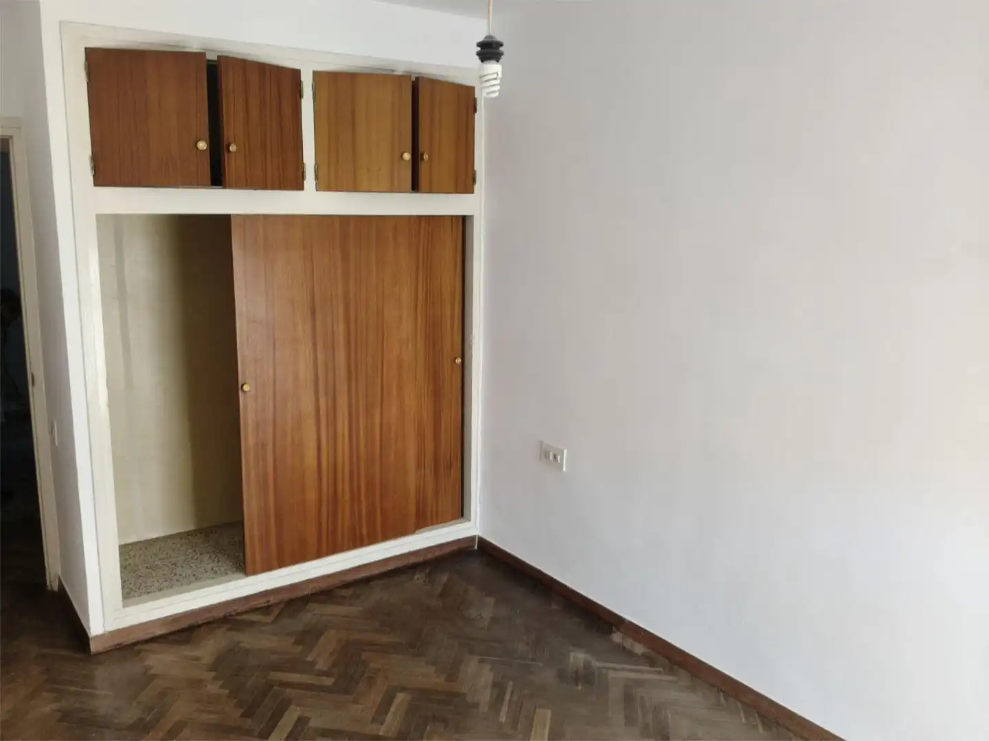 Wohnung zum Verkauf in Plaza de toros - Venta Vargas - Capitania Schlafzimmer von Wohnung zum Verkauf in San Fernando mit Terrasse und Balkon