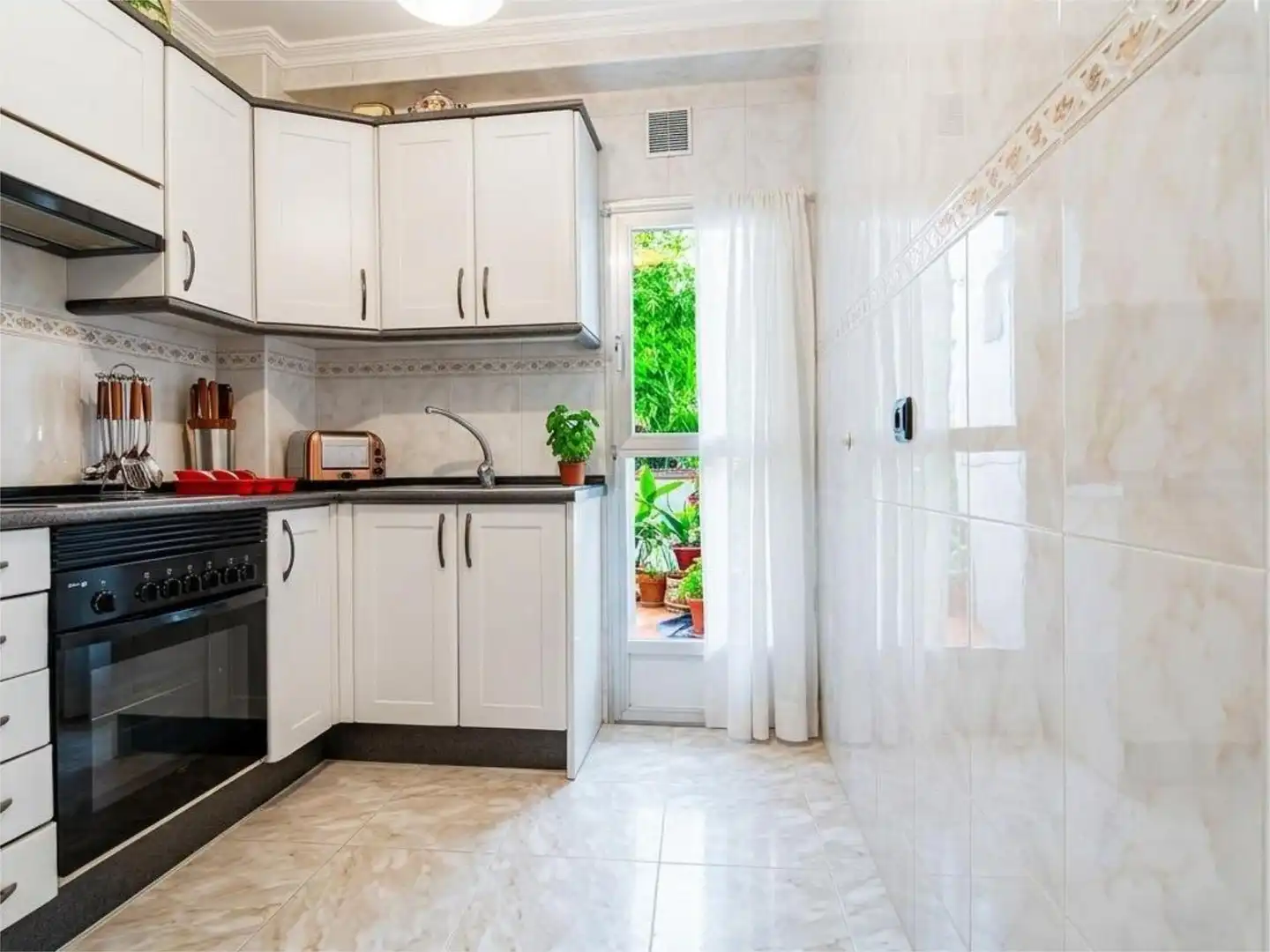 Wohnung zum Verkauf in San Isidro Küche von Wohnung zum Verkauf in Getafe mit Klimaanlage, Terrasse und Balkon