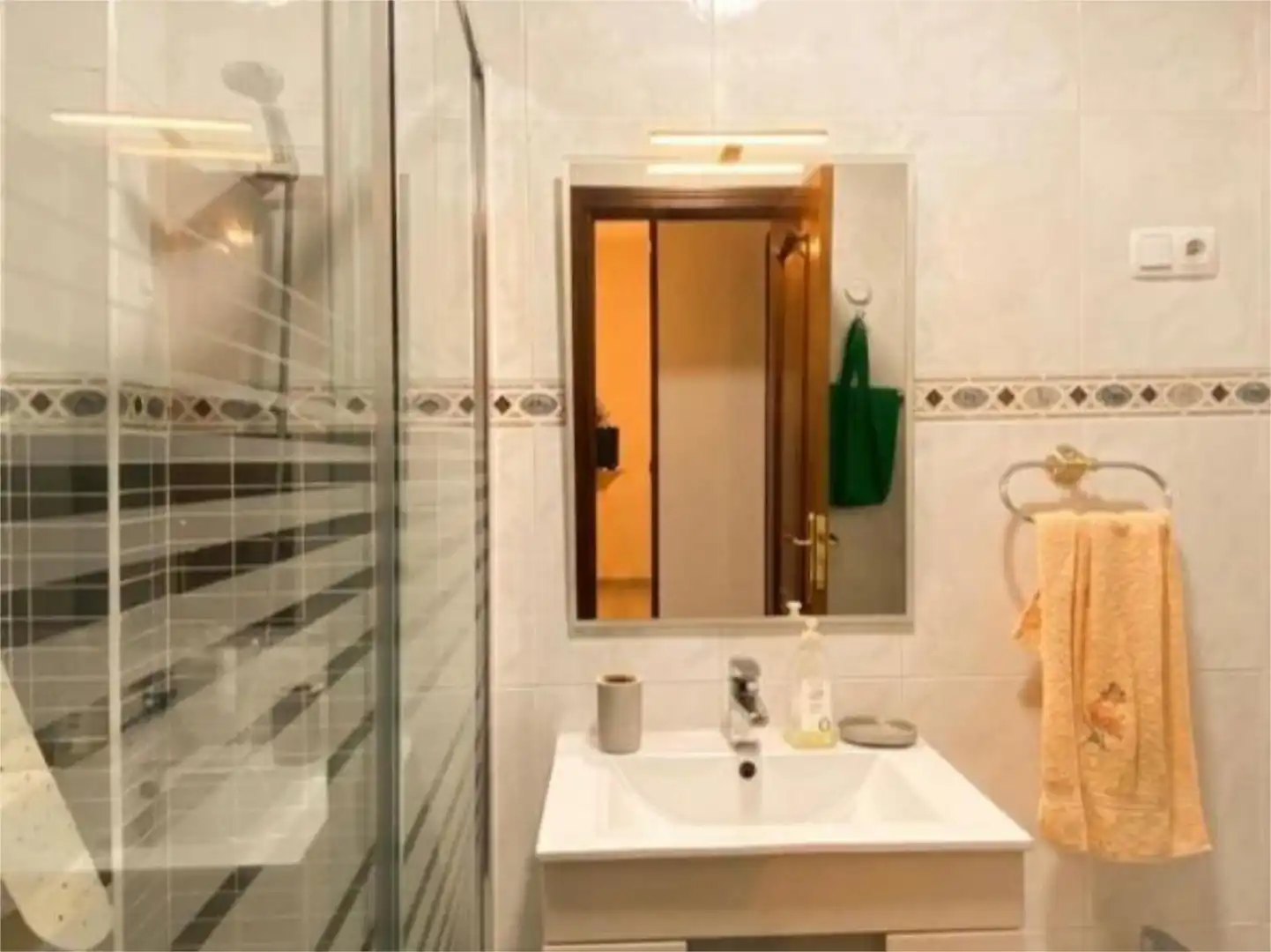 Wohnung zum Verkauf in San Isidro Badezimmer von Wohnung zum Verkauf in Getafe mit Klimaanlage, Terrasse und Balkon