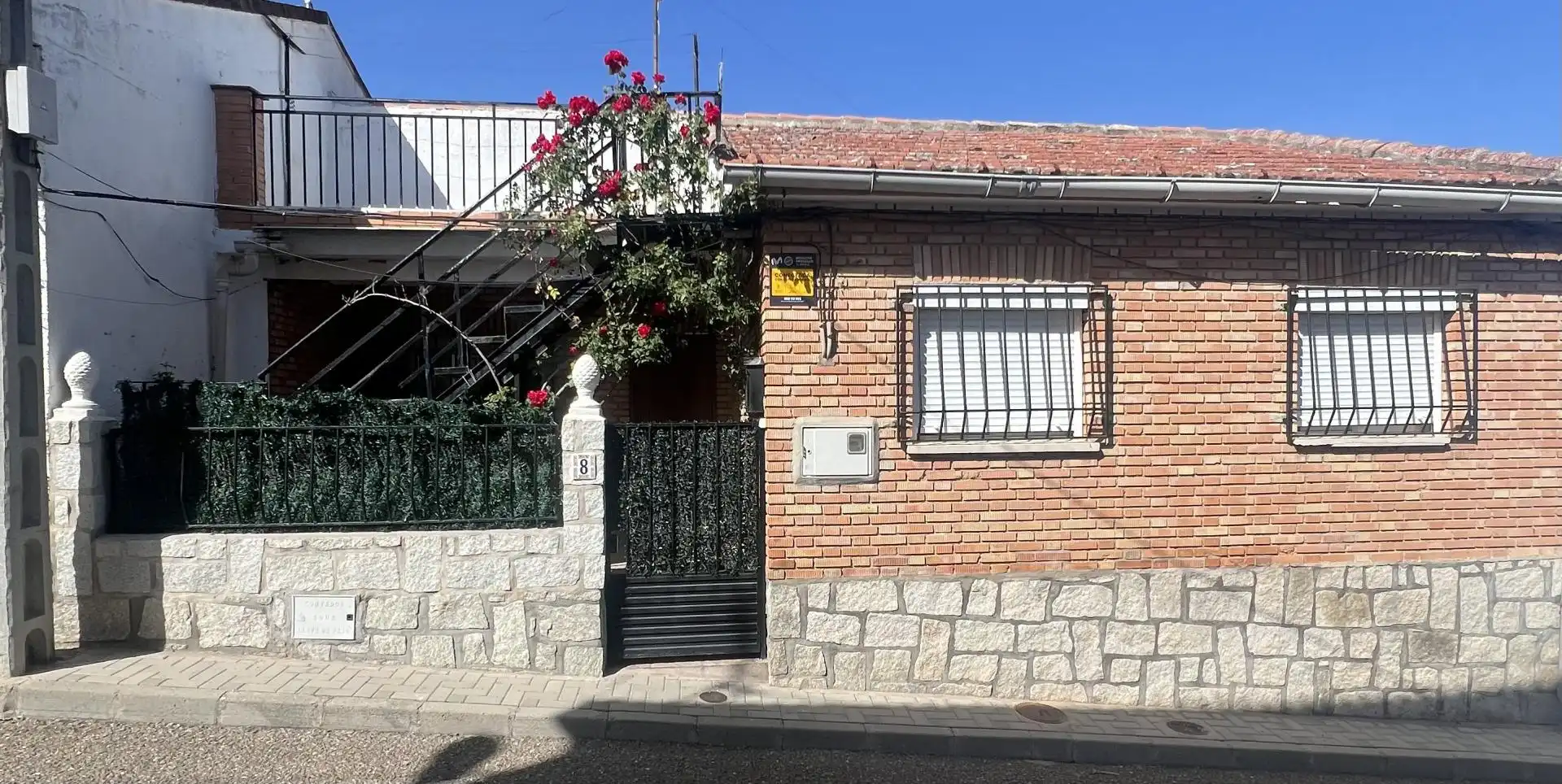 Außenansicht von Erdgeschoss zum Verkauf in Escalona mit Heizung, Privatgarten und Terrasse