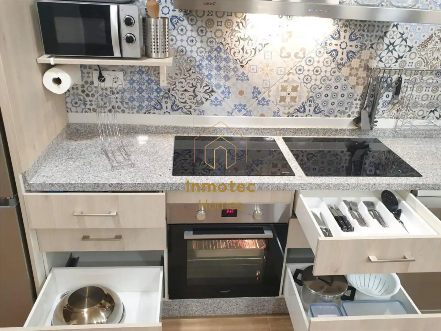Casa o xalet en venda a Calle Santiago, 8, Alcantarilla Cuina de Casa o xalet en venda en Alcantarilla amb Aire condicionat