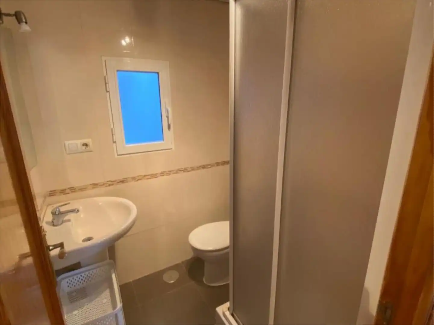 Flat for sale in Calle Ángel del Alcázar, 5, Centro - Corte Inglés Bathroom of Flat for sale in Talavera de la Reina with Air Conditioner
