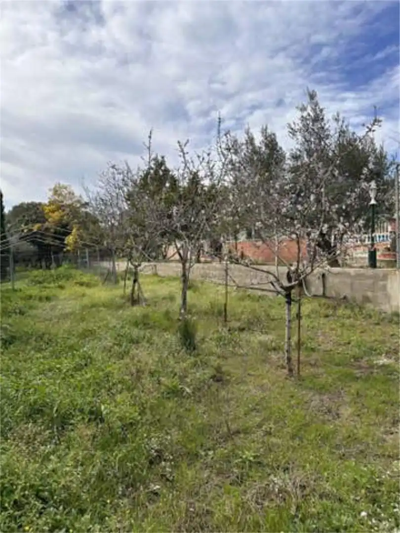 Einfamilien-Reihenhaus zum Verkauf in Botarell Einfamilien-Reihenhaus zum Verkauf in Botarell mit Terrasse und Schwimmbad