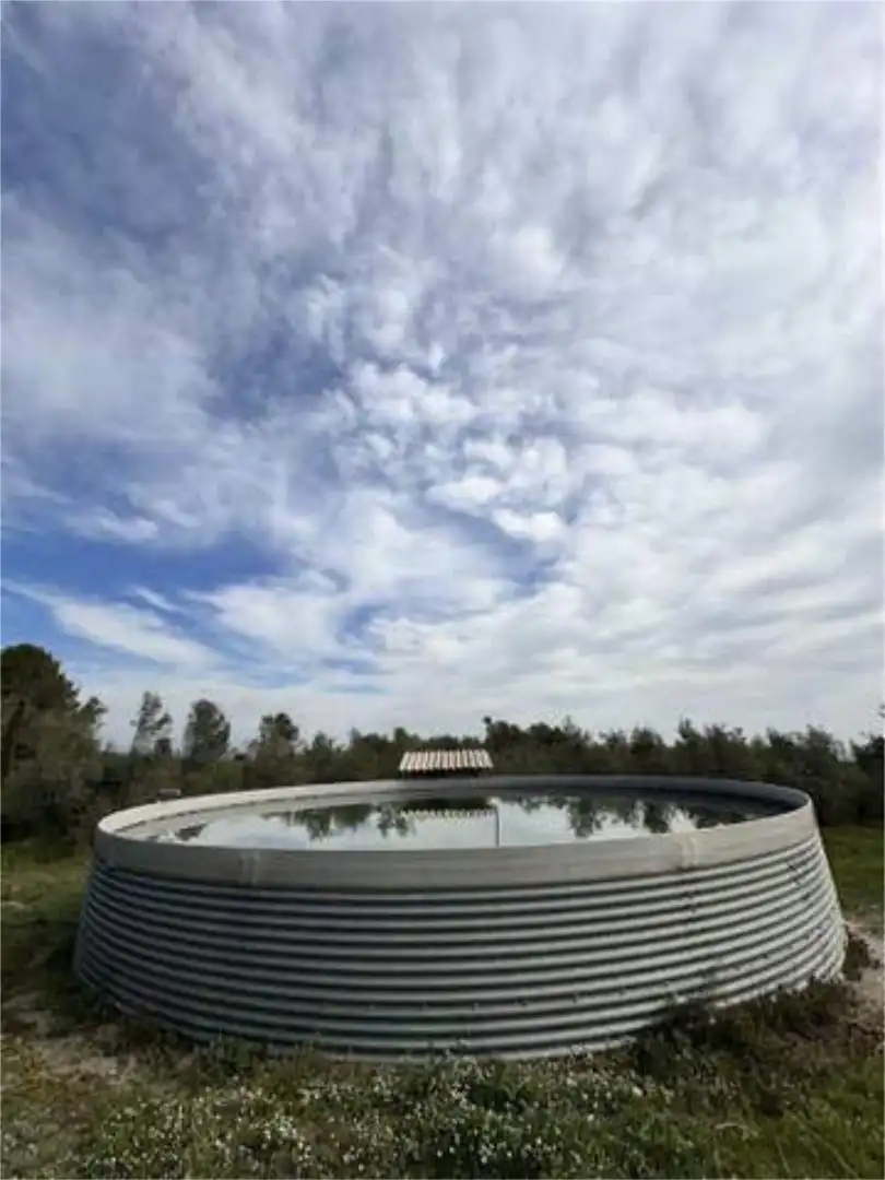 Einfamilien-Reihenhaus zum Verkauf in Botarell Garten von Einfamilien-Reihenhaus zum Verkauf in Botarell mit Terrasse und Schwimmbad